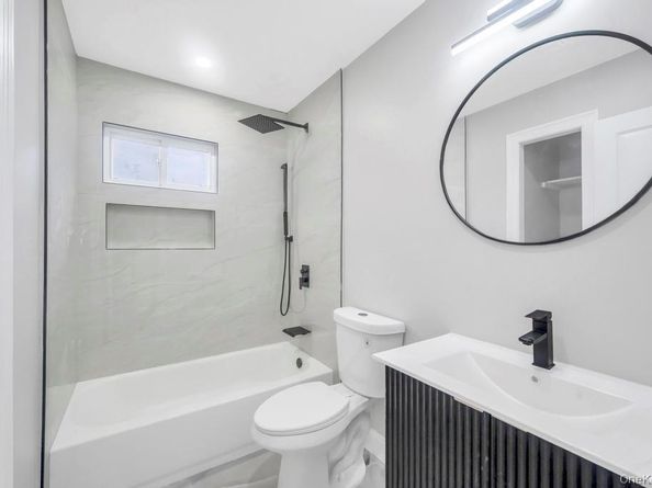 3004 New London Avenue, Medford NY 11763