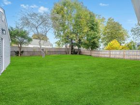 3004 New London Avenue, Medford NY 11763