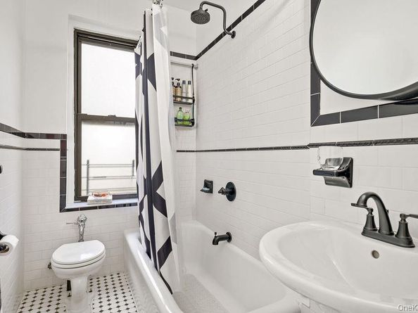 43 Calton Road 5C, New Rochelle NY 10804