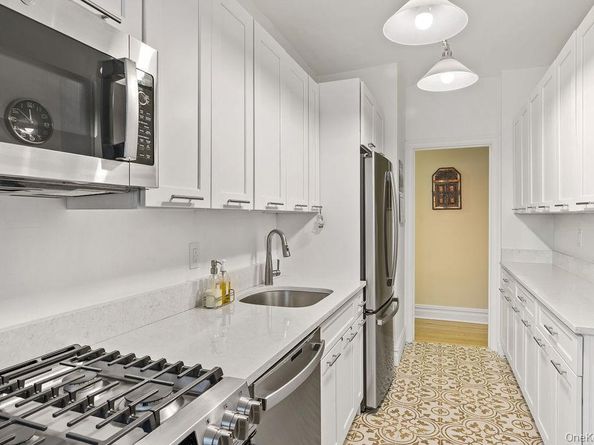 43 Calton Road 5C, New Rochelle NY 10804