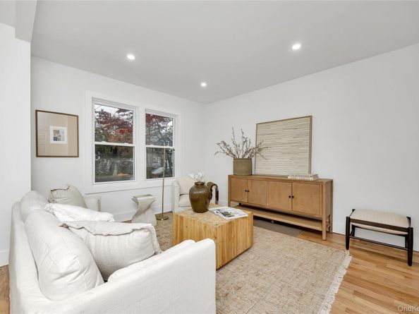 159 35th Street, Lindenhurst NY 11757