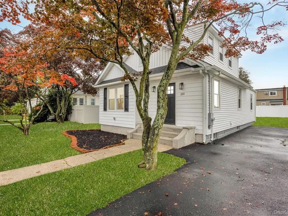 159 35th Street, Lindenhurst NY 11757
