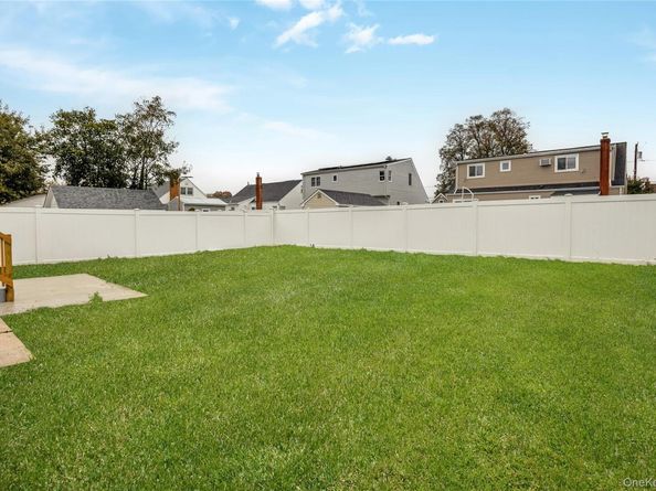 159 35th Street, Lindenhurst NY 11757