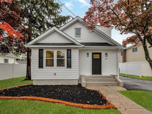 159 35th Street, Lindenhurst NY 11757