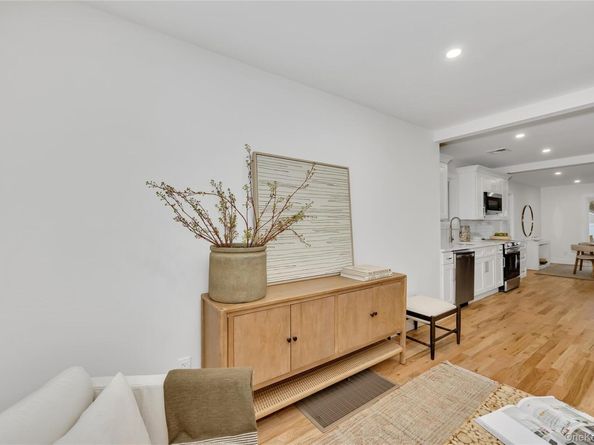 159 35th Street, Lindenhurst NY 11757