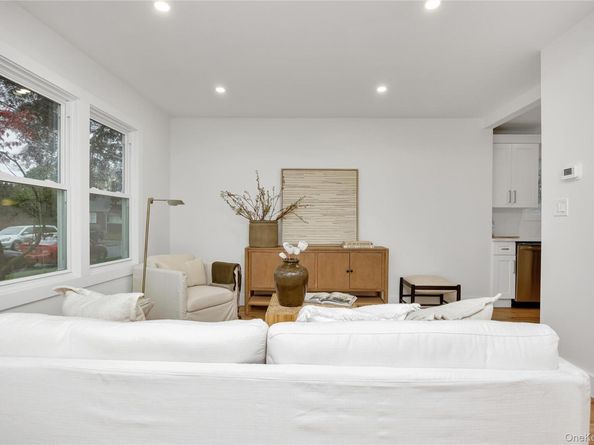 159 35th Street, Lindenhurst NY 11757