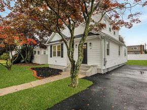 159 35th Street, Lindenhurst NY 11757
