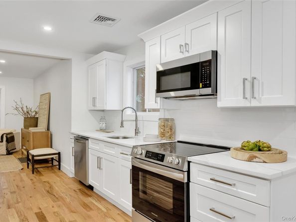 159 35th Street, Lindenhurst NY 11757