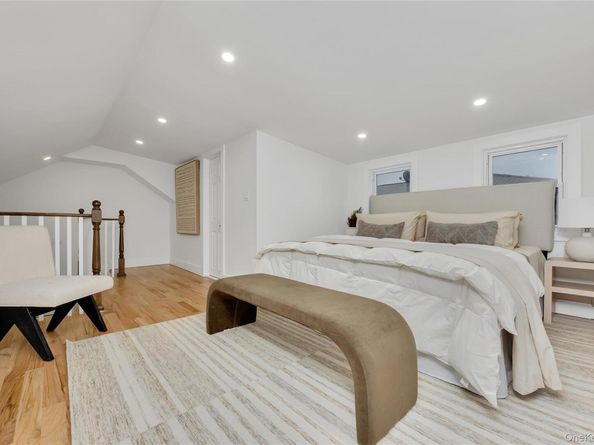 159 35th Street, Lindenhurst NY 11757