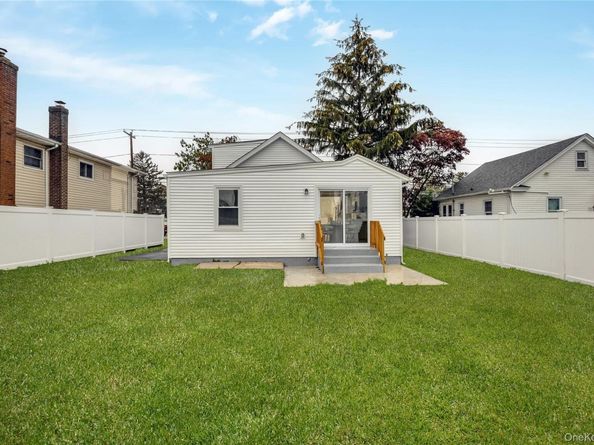 159 35th Street, Lindenhurst NY 11757