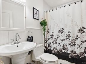 2200 Palmer Avenue 4M, New Rochelle NY 10801