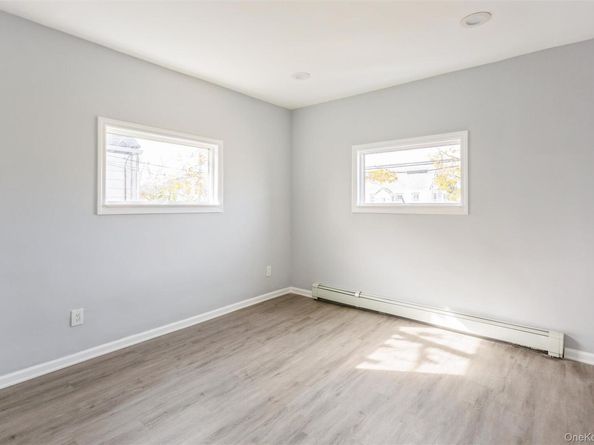 12 HewLett Point Avenue, East Rockaway NY 11518