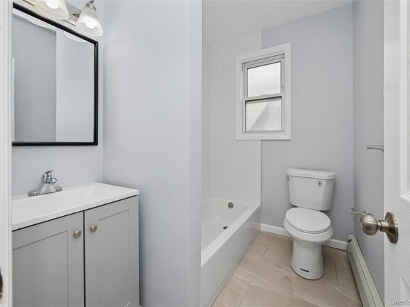 12 HewLett Point Avenue, East Rockaway NY 11518