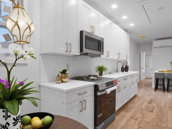 679 E 221st Street, Bronx NY 10467