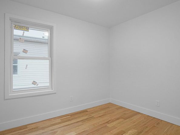 679 E 221st Street, Bronx NY 10467