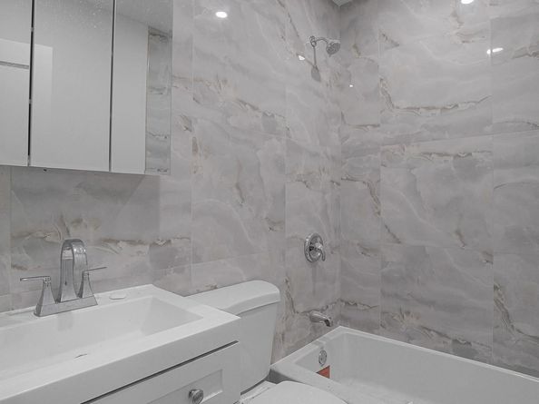 679 E 221st Street, Bronx NY 10467