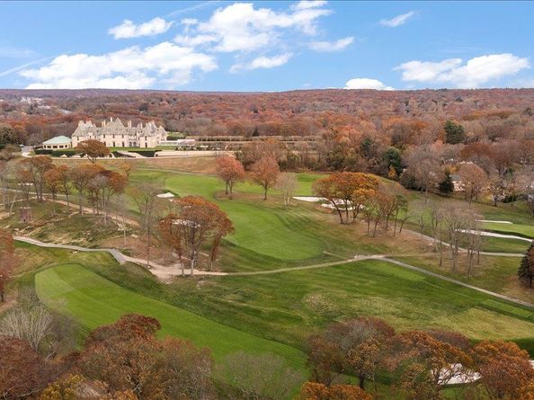 70 Avery Road, Woodbury NY 11797