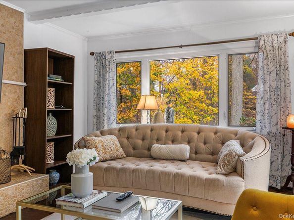 70 Avery Road, Woodbury NY 11797