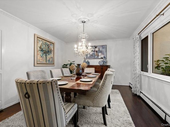 70 Avery Road, Woodbury NY 11797