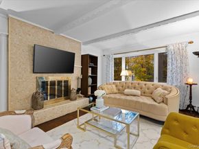 70 Avery Road, Woodbury NY 11797