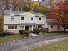 70 Avery Road, Woodbury NY 11797