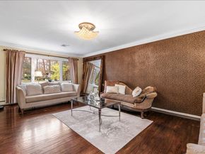 70 Avery Road, Woodbury NY 11797