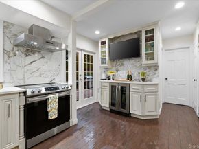 70 Avery Road, Woodbury NY 11797