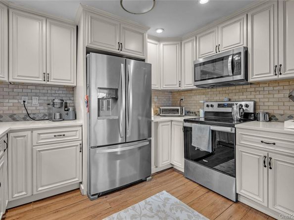 263 Melville Road, Huntington NY 11746