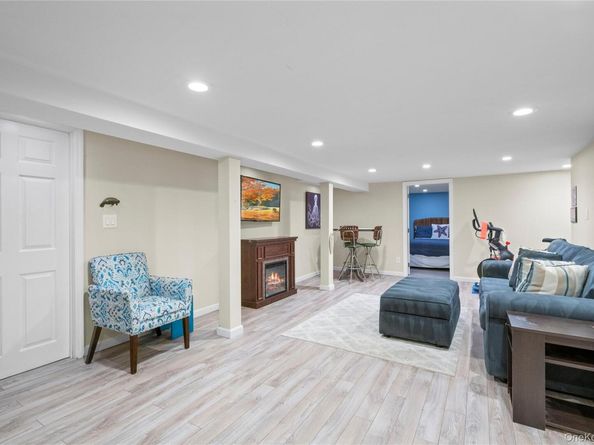 25 Washington Street, East Islip NY 11730