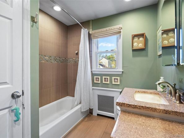 25 Washington Street, East Islip NY 11730