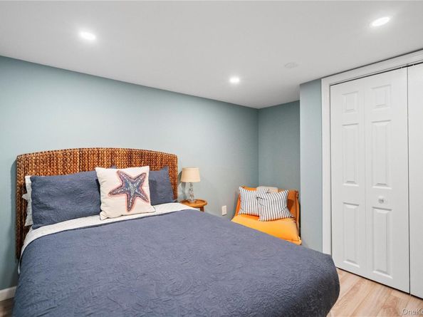 25 Washington Street, East Islip NY 11730