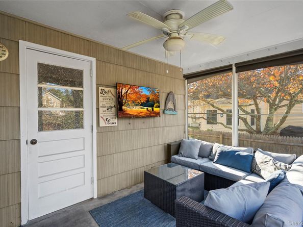 25 Washington Street, East Islip NY 11730