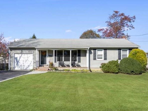 25 Washington Street, East Islip NY 11730