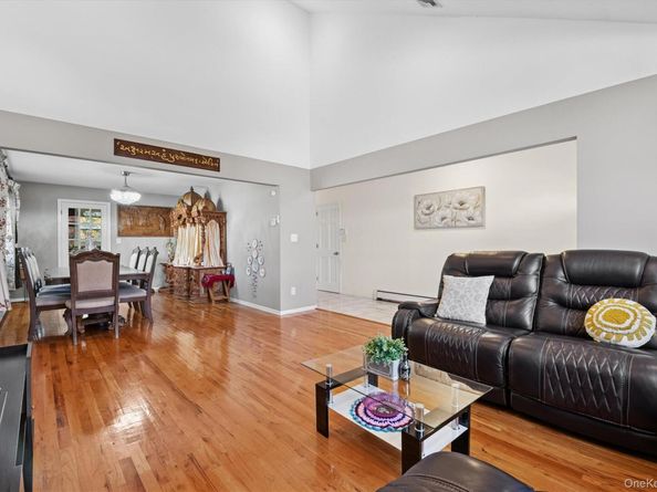 115 Schley Avenue, Albertson NY 11507