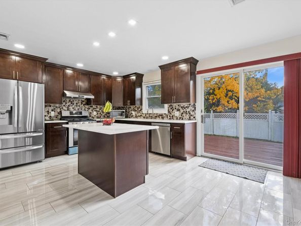 115 Schley Avenue, Albertson NY 11507