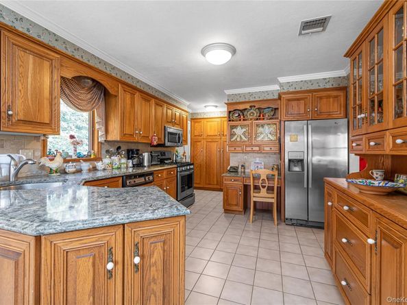 2 Coolidge Avenue T, Glen Head NY 11545