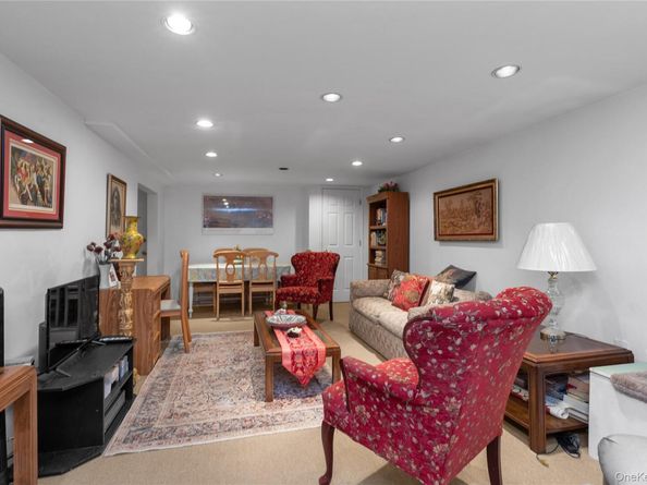 2 Coolidge Avenue T, Glen Head NY 11545