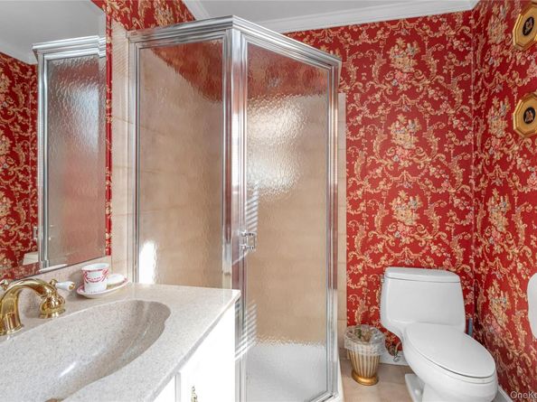 2 Coolidge Avenue T, Glen Head NY 11545