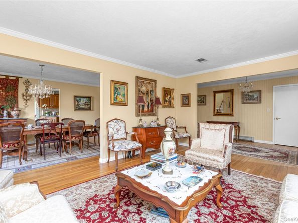 2 Coolidge Avenue T, Glen Head NY 11545