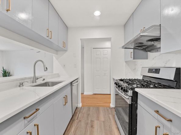 242-29A Oak Park Drive, Douglaston NY 11362