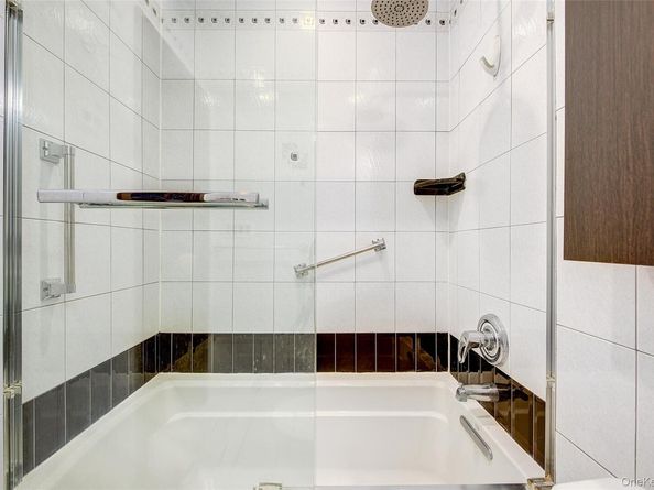 100-25 Queens Boulevard 7FF, Forest Hills NY 11375