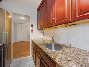 90 S Park Avenue B2, Rockville Centre NY 11570