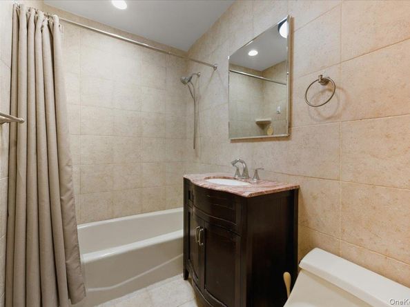 90 S Park Avenue B2, Rockville Centre NY 11570