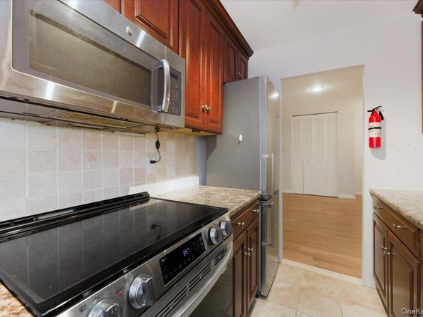 90 S Park Avenue B2, Rockville Centre NY 11570