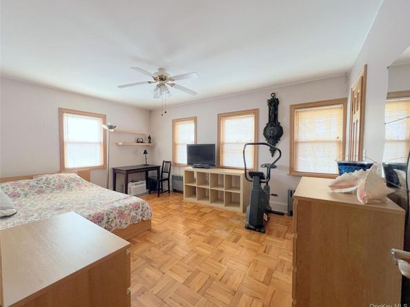 5337 62nd Street, Maspeth NY 11378