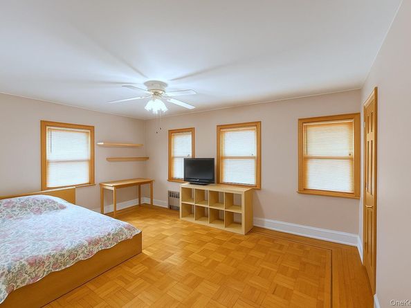 5337 62nd Street, Maspeth NY 11378