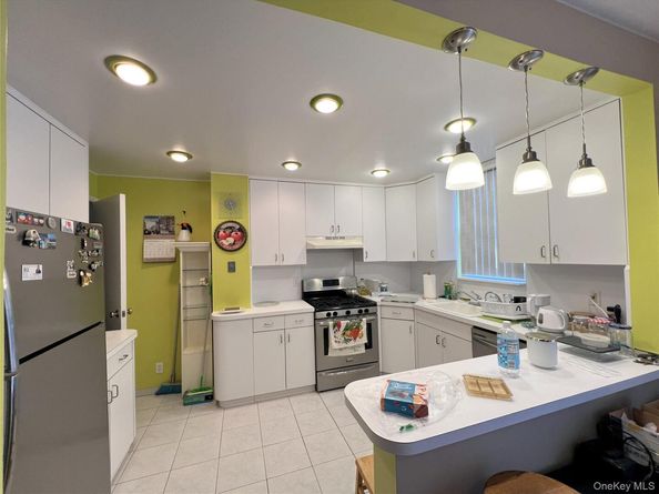 5337 62nd Street, Maspeth NY 11378