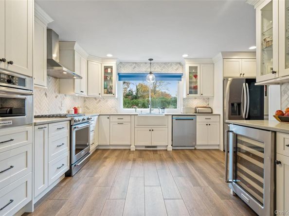 69 Lauren Avenue, Dix Hills NY 11746