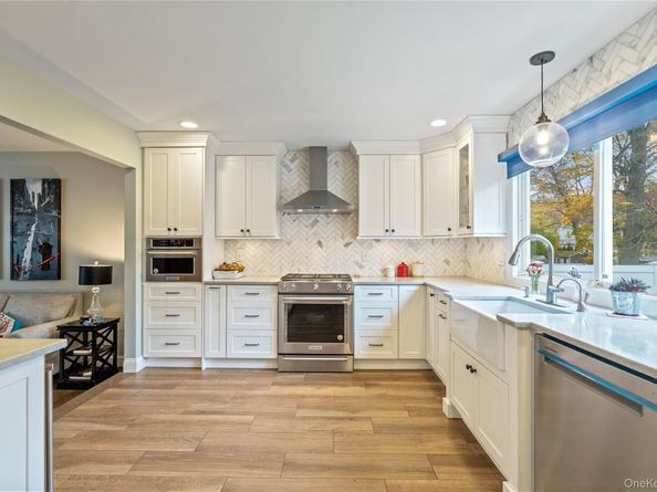 69 Lauren Avenue, Dix Hills NY 11746