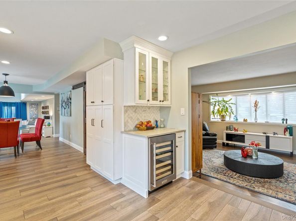 69 Lauren Avenue, Dix Hills NY 11746